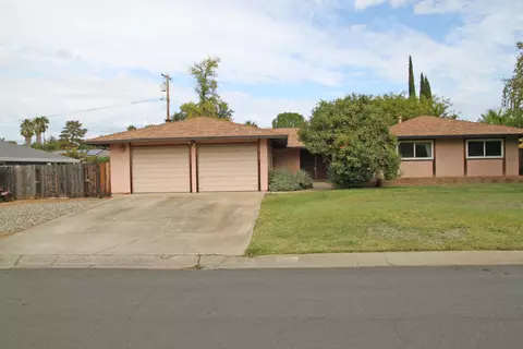 2880 Squire Ave, Redding, CA 96002 photo 1