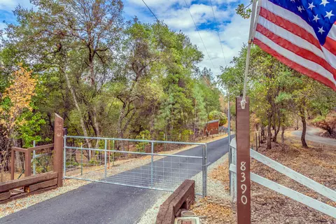 8390 Potosi Rd, Redding, CA 96001 photo 2