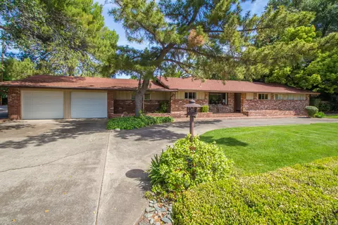 4151 Cheryl Dr, Redding, CA 96002 photo 2