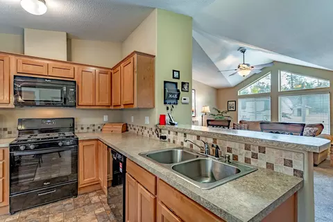 13830 Daniels Ln, Redding, CA 96003 photo 6