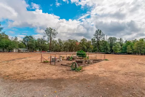 13830 Daniels Ln, Redding, CA 96003 photo 17