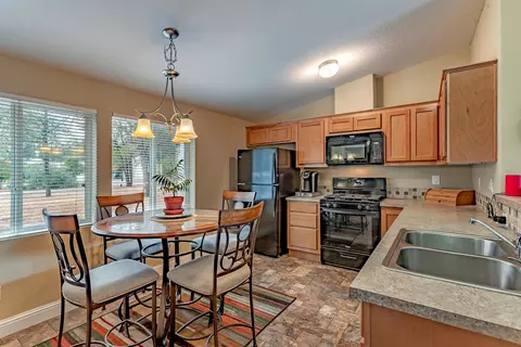 13830 Daniels Ln, Redding, CA 96003 photo 5