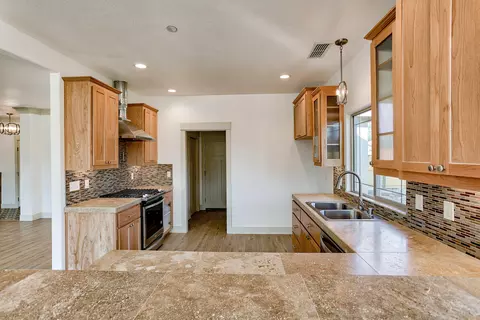 1365 Bonhurst Dr, Redding, CA 96003 photo 15