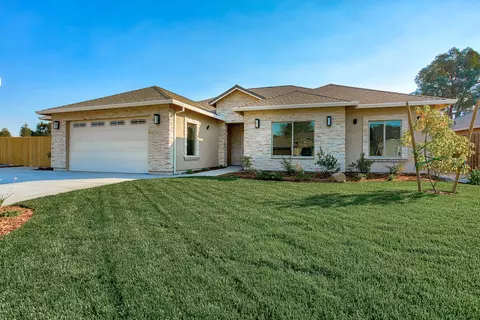 1365 Bonhurst Dr, Redding, CA 96003 photo 1