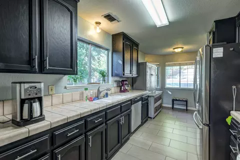 541 Arbuckle Ct, Redding, CA 96003 photo 7