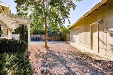 1640 Canter Ct, Redding, CA 96002 photo 32