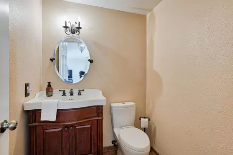 655 Chancellor Blvd, Redding, CA 96003 photo 9
