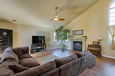 655 Chancellor Blvd, Redding, CA 96003 photo 4
