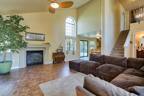 655 Chancellor Blvd, Redding, CA 96003 photo 3