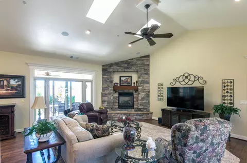 3771 Ferrero Way, Redding, CA 96001 photo 7
