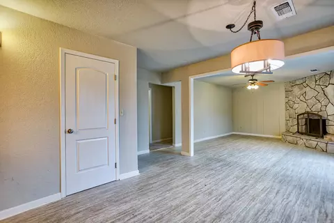 132 Woodcliff Dr, Redding, CA 96003 photo 8