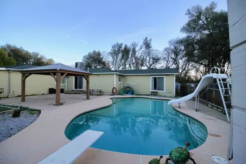 3200 Leonard St, Redding, CA 96002 photo 2