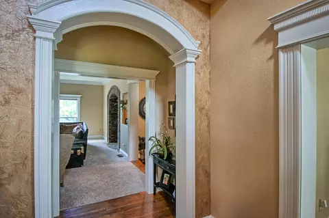 4388 Saratoga Dr, Redding, CA 96002 photo 26