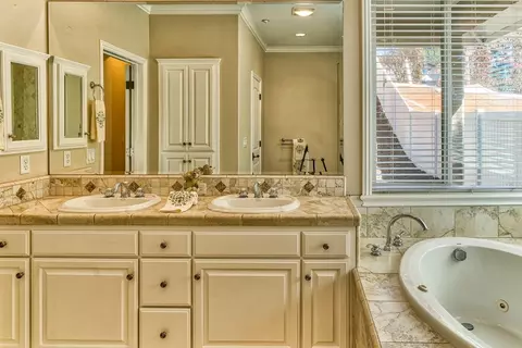 1143 Sunriver Ln, Redding, CA 96001 photo 25