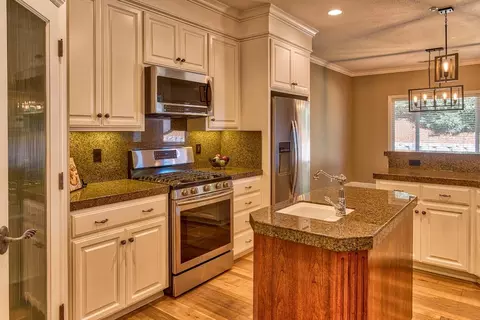 1143 Sunriver Ln, Redding, CA 96001 photo 14