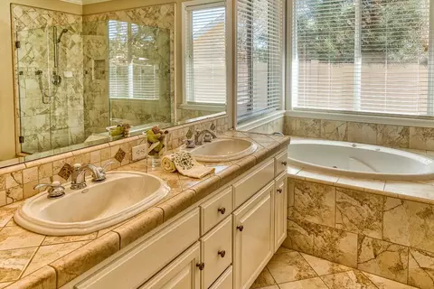 1143 Sunriver Ln, Redding, CA 96001 photo 24