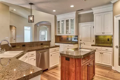 1143 Sunriver Ln, Redding, CA 96001 photo 11