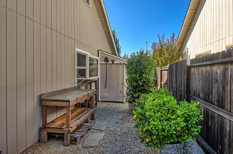 1579 Hominy Way, Redding, CA 96003 photo 35