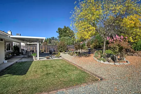 1579 Hominy Way, Redding, CA 96003 photo 32