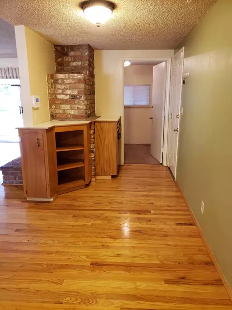 581 Terrace Dr, Redding, CA 96002 photo 2