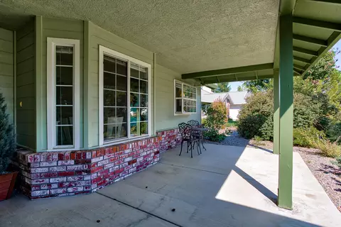 4234 Sudden Wind Ct, Redding, CA 96001 photo 2