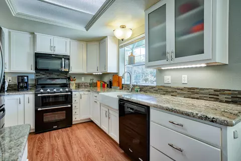 4234 Sudden Wind Ct, Redding, CA 96001 photo 10