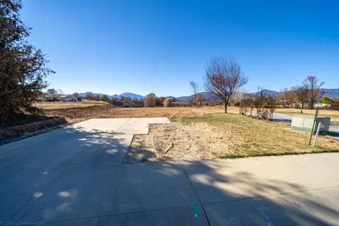 16908 Cape Cod Dr, Redding, CA 96003 photo 1