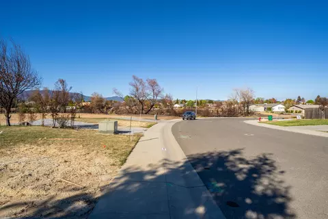 16908 Cape Cod Dr, Redding, CA 96003 photo 9