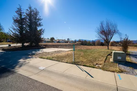 16908 Cape Cod Dr, Redding, CA 96003 photo 5