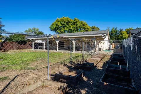5462 Mill Pond Ln, Redding, CA 96001 photo 31