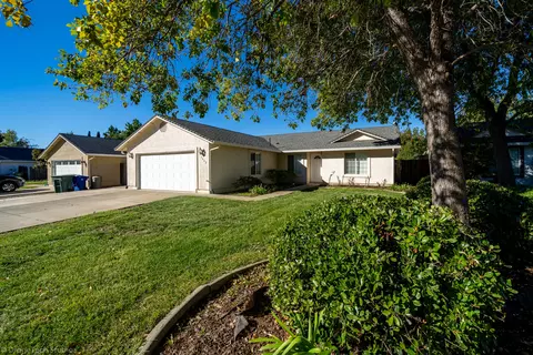 5462 Mill Pond Ln, Redding, CA 96001 photo 2