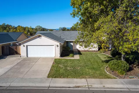 5462 Mill Pond Ln, Redding, CA 96001 photo 1