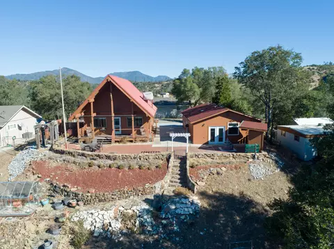 22167 Loop Dr, Redding, CA 96003 photo 1