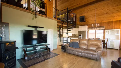 22167 Loop Dr, Redding, CA 96003 photo 6
