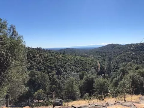 22167 Loop Dr, Redding, CA 96003 photo 3