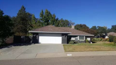 1750 Vega St, Redding, CA 96002 photo 1