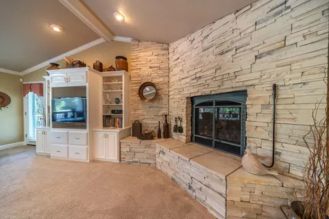 2110 Dartmouth Dr, Redding, CA 96001 photo 9