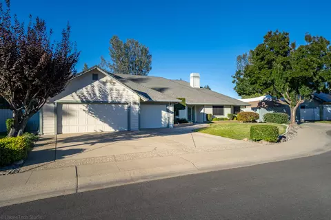 2110 Dartmouth Dr, Redding, CA 96001 photo 2