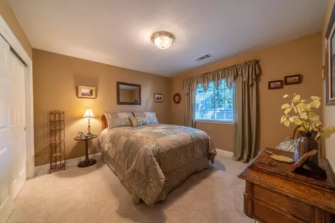 2110 Dartmouth Dr, Redding, CA 96001 photo 43