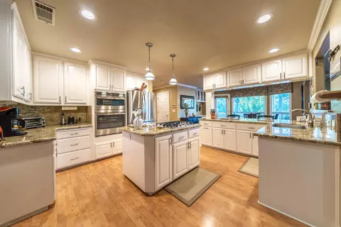 2110 Dartmouth Dr, Redding, CA 96001 photo 23
