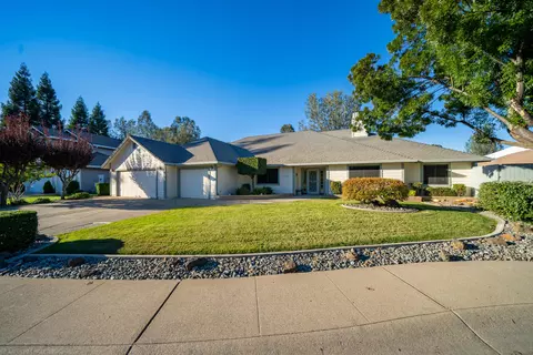 2110 Dartmouth Dr, Redding, CA 96001 photo 4