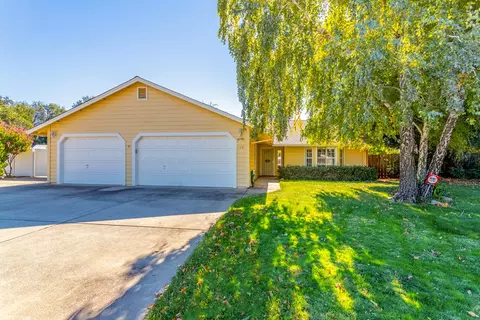 3481 Bridger Dr, Redding, CA 96002 photo 2