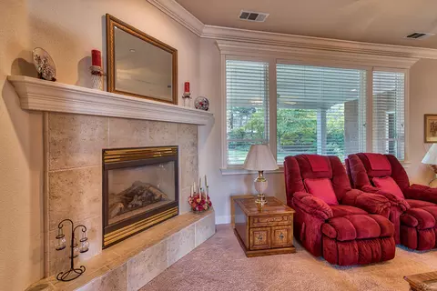 4682 Nantucket Dr, Redding, CA 96001 photo 9