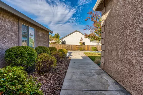 4682 Nantucket Dr, Redding, CA 96001 photo 48