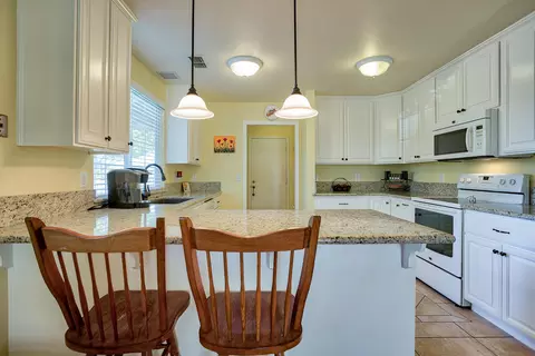 2371 Monterey Ct, Redding, CA 96001 photo 5