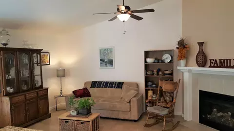 2027 Wicklow St, Redding, CA 96001 photo 8