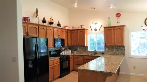 2027 Wicklow St, Redding, CA 96001 photo 9