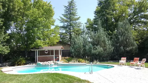 2027 Wicklow St, Redding, CA 96001 photo 4