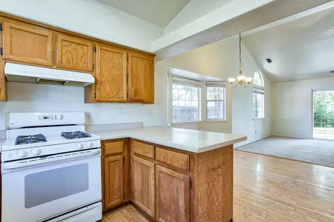 738 Springer Dr, Redding, CA 96003 photo 5