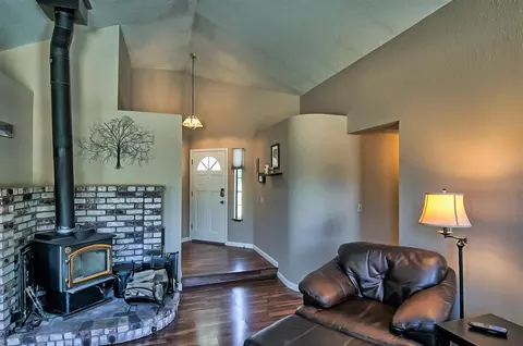 20149 Lyal Ln, Redding, CA 96002 photo 3